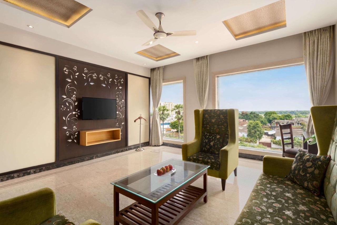 Ramada By Wyndham Varanasi Katesar Chandauli Eksteriør billede
