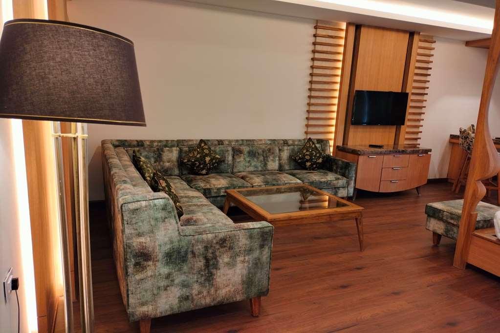 Ramada By Wyndham Varanasi Katesar Chandauli Værelse billede