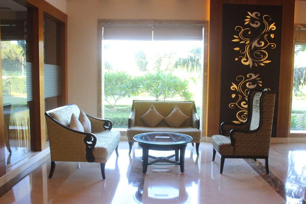 Ramada By Wyndham Varanasi Katesar Chandauli Interiør billede